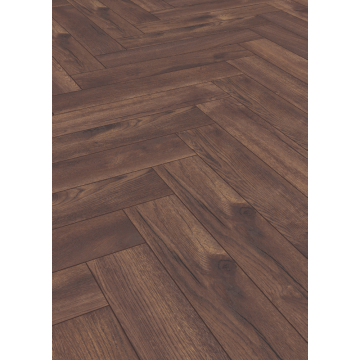 Parchet laminat 8 mm Kronotex Herringbone HB 4766, nuanta inchisa, stejar Calais, clasa de trafic 32, click, 655 x 133 mm
